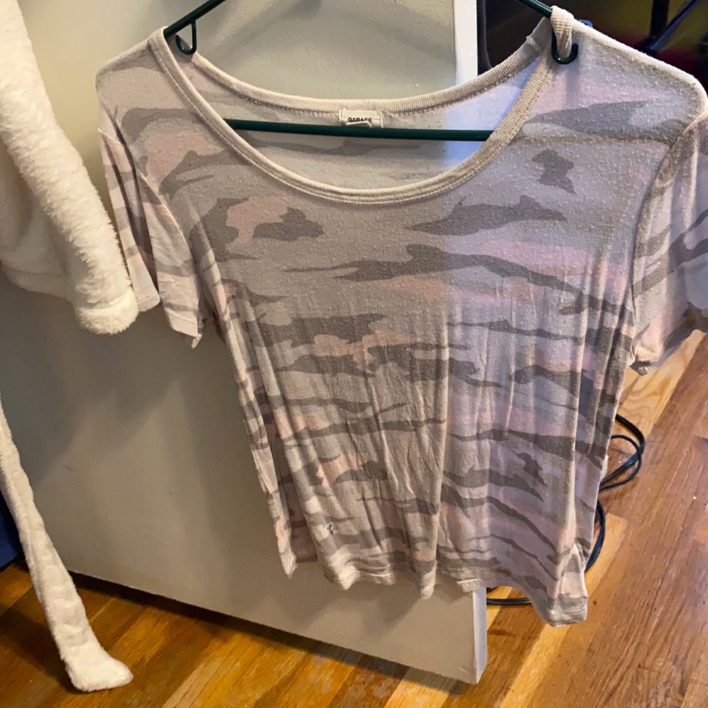 Garage Camo cropped Tee